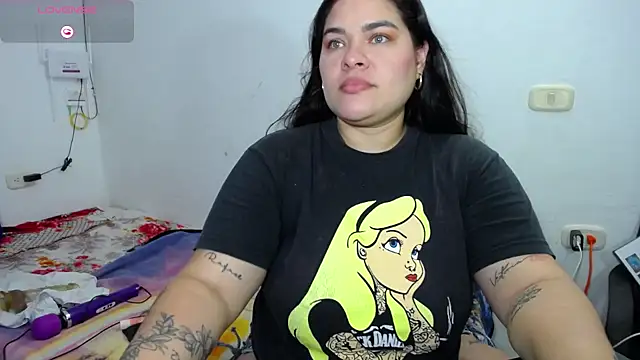 Snapshot of NinaFuentes2X chatting on 07.27.26 NinaFuentes2X online show from 07.27.26