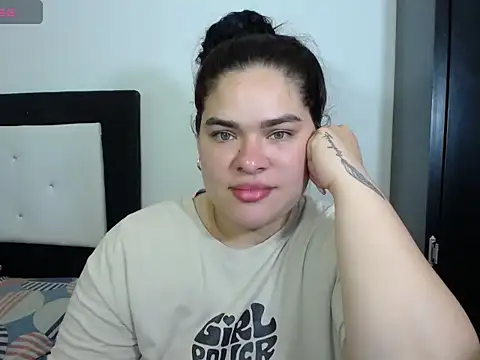 Snapshot of NinaFuentes2X chatting on 08.05.26 NinaFuentes2X online show from 08.05.26