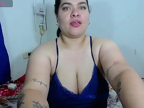 Snapshot of NinaFuentes2X chatting on 08.07.26 NinaFuentes2X online show from 08.07.26