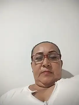 Nini Love  online show from 04.06.26