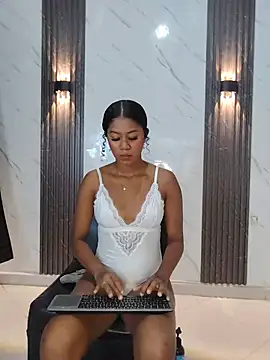 CaramelDesire online show from 06.05.26