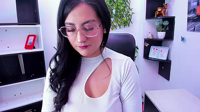 Snapshot of sophi_hardd_ chatting on 02.21.26 sophi hardd online show from 02.21.26