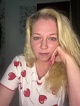 Snapshot of JenniferCarmen chatting on 02.07.26 JenniferCarmen online show from 02.07.26