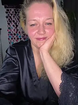 Snapshot of JenniferCarmen chatting on 02.16.26 JenniferCarmen online show from 02.16.26