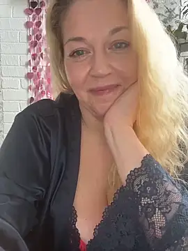 Snapshot of JenniferCarmen chatting on 03.02.26 JenniferCarmen online show from 03.02.26