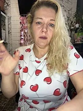 JenniferCarmen online show from 03.06.26