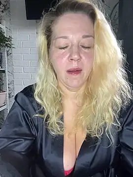 JenniferCarmen online show from 04.08.26