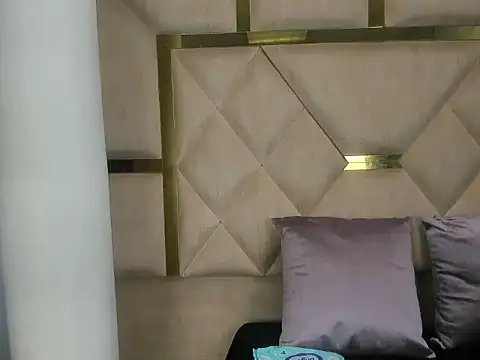 IssysLeBlanc online show from 01.13.26