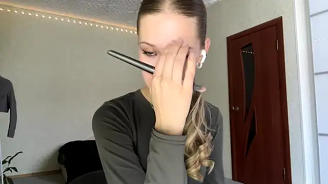 ZaidaSchwarten online show from 01.10.26