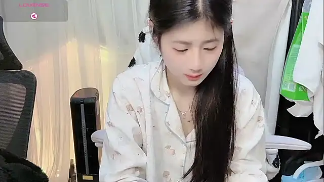 Yvonne-07 online show from 01.15.26