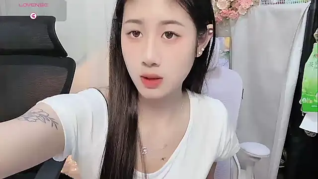 Yvonne-07 online show from 04.03.26