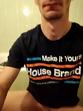 Snapshot of Martins2323ko chatting on 12.22.25 Martins2323ko online show from 12.22.25