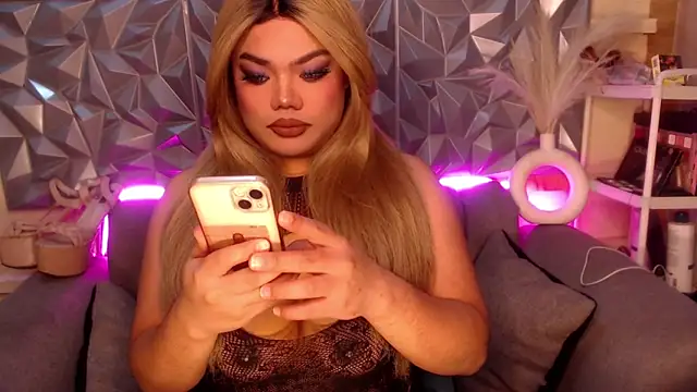 Snapshot of AlwaysHornyMia chatting on 02.04.26 AlwaysHornyMia online show from 02.04.26