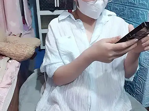 Yumi69 online show from 12.16.25