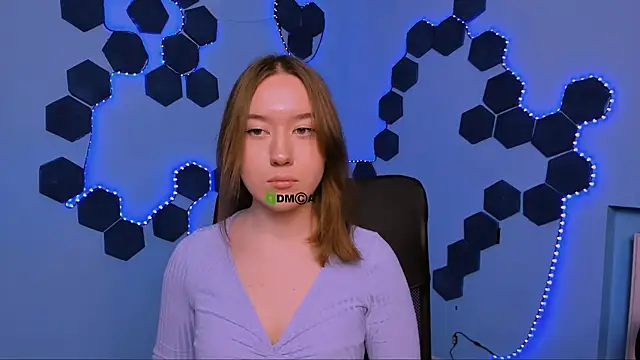 Snapshot of kimiko_shine chatting on 12.20.25 kimiko shine online show from 12.20.25