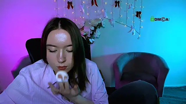 Snapshot of kimiko_shine chatting on 02.07.26 kimiko shine online show from 02.07.26