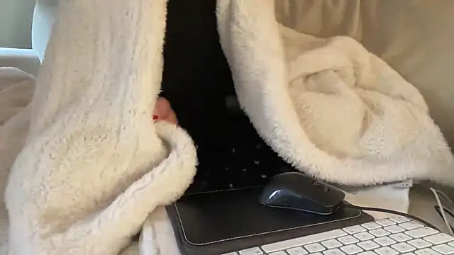 ijustturned18today online show from 12.18.25