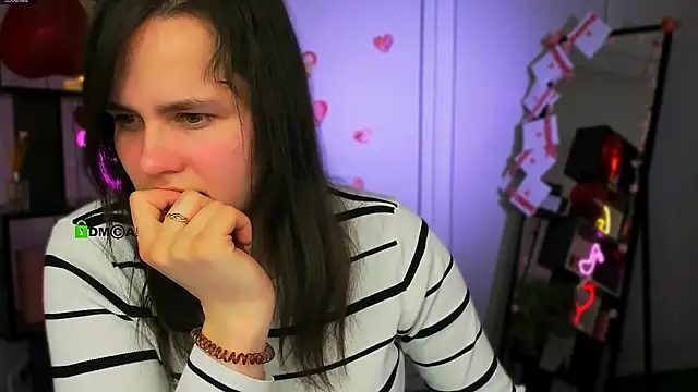 Snapshot of astra_opal chatting on 02.14.26 astra opal online show from 02.14.26