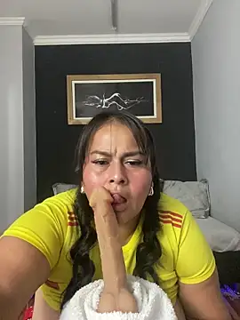 Snapshot of SayMarLuna chatting on 06.11.26 SayMarLuna online show from 06.11.26