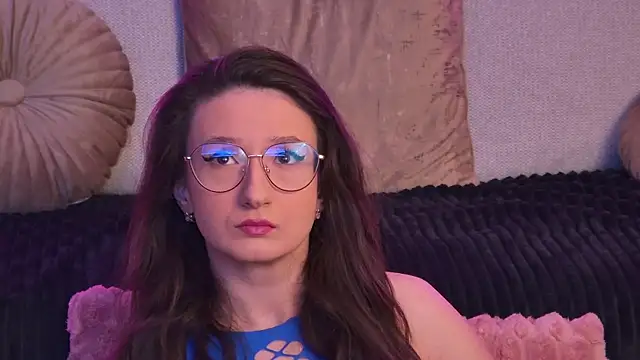 TheaMalekoo online show from 01.08.26