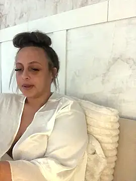 Welsh Maya221x online show from 01.12.26