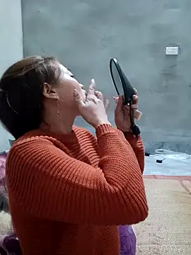 Snapshot of little-effy chatting on 01.14.26 little-effy online show from 01.14.26