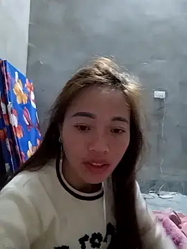 Snapshot of little-effy chatting on 01.15.26 little-effy online show from 01.15.26