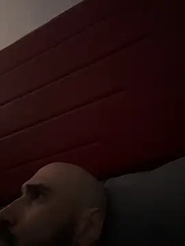 Snapshot of kingNQueen1211 chatting on 03.01.26 kingNQueen1211 online show from 03.01.26