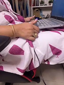 Snapshot of butterflyslay chatting on 03.27.26 butterflyslay online show from 03.27.26