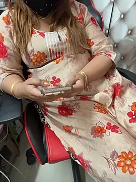 Snapshot of butterflyslay chatting on 04.10.26 butterflyslay online show from 04.10.26