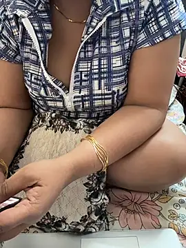 Snapshot of butterflyslay chatting on 04.11.26 butterflyslay online show from 04.11.26