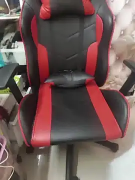 Snapshot of butterflyslay chatting on 04.15.26 butterflyslay online show from 04.15.26