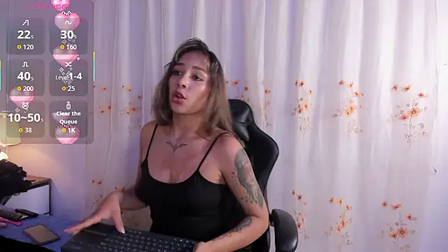 Snapshot of amber__moon_ chatting on 01.05.26 amber moon online show from 01.05.26