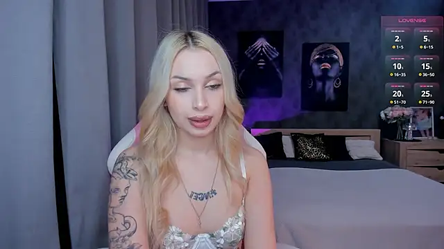 LanaMiracle online show from 02.04.26