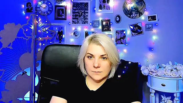 EvaEvals online show from 12.17.25