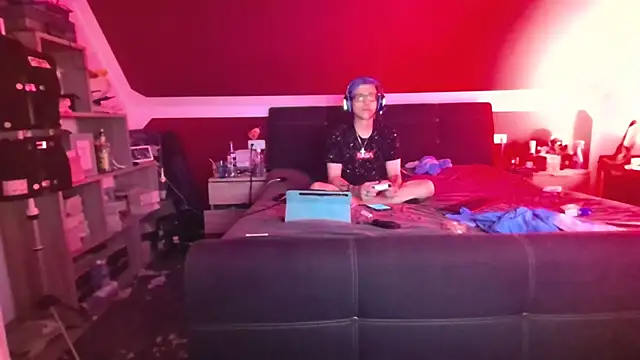 AskAveryAnything online show from 07.02.26