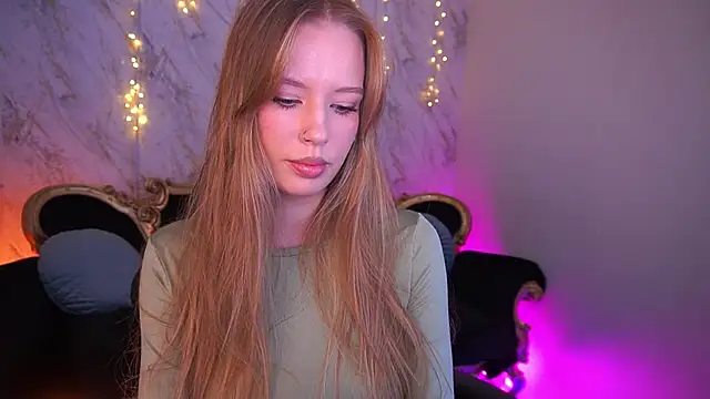 Snapshot of MollyyMayy chatting on 02.04.26 MollyyMayy online show from 02.04.26