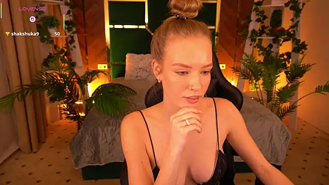 Snapshot of MollyyMayy chatting on 02.05.26 MollyyMayy online show from 02.05.26