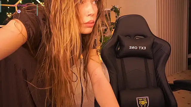 Snapshot of MollyyMayy chatting on 02.24.26 MollyyMayy online show from 02.24.26