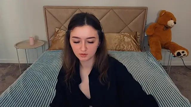 CyrenaLuxe online show from 04.29.26
