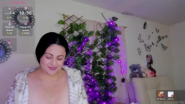 Snapshot of Juli_castillo1 chatting on 05.25.26 Juli castillo1 online show from 05.25.26