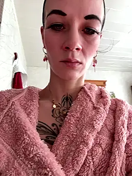 Snapshot of dein_traumchen chatting on 02.15.26 dein traumchen online show from 02.15.26