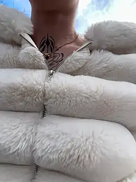 Snapshot of dein_traumchen chatting on 02.28.26 dein traumchen online show from 02.28.26