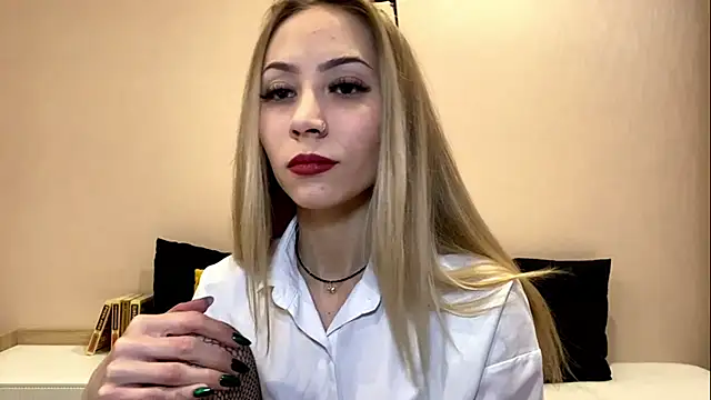 sun under skyy online show from 12.17.25