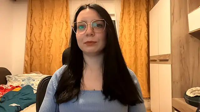 DoraRobertos online show from 12.21.25