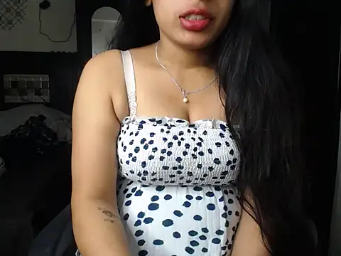 Snapshot of Slay_ishika chatting on 12.19.25 Slay ishika online show from 12.19.25