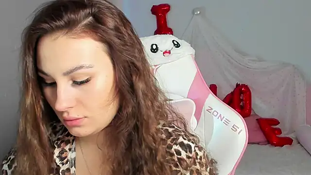 NoraFoxes online show from 02.18.26