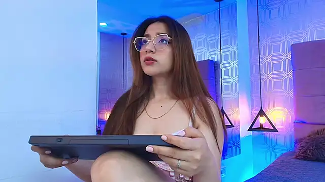 SariNorrisfg online show from 01.15.26