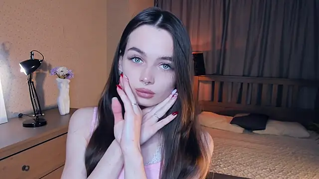 YvonneRobes online show from 01.10.26