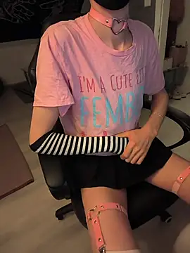 Snapshot of Femboitea-official chatting on 04.10.26 Femboitea-official online show from 04.10.26